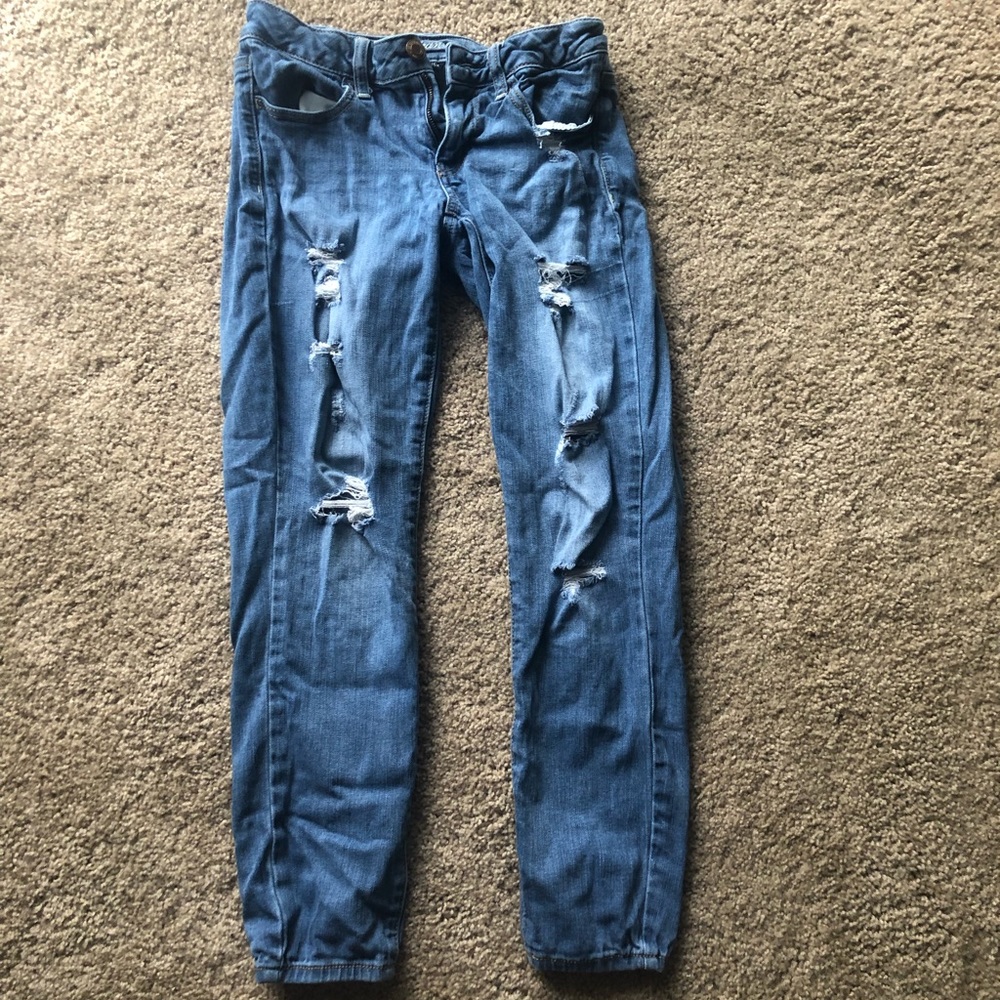 American Eagle Straight legged jeans